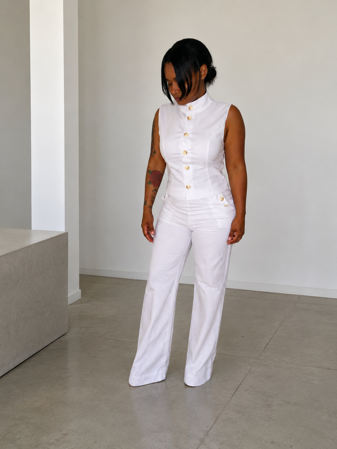 Conjunto Blanco Elegante de Dos Piezas